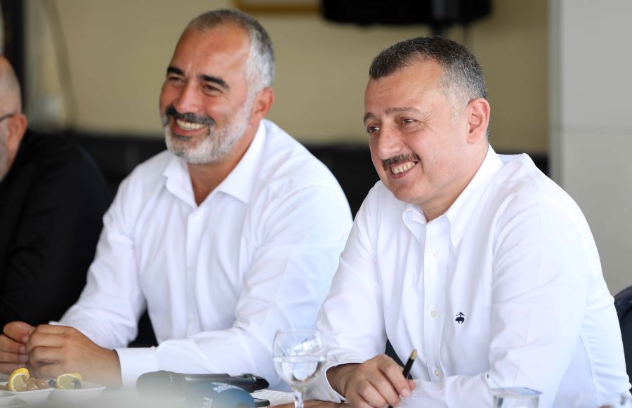 Başkan Büyükakın,  Karamürselli muhtarlarla buluştu