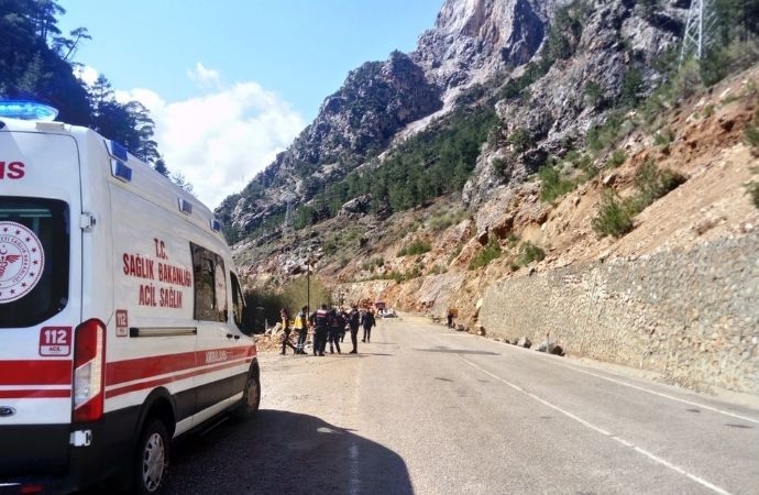 Adana’da heyelan faciası: 4 öğretmen hayatını kaybetti