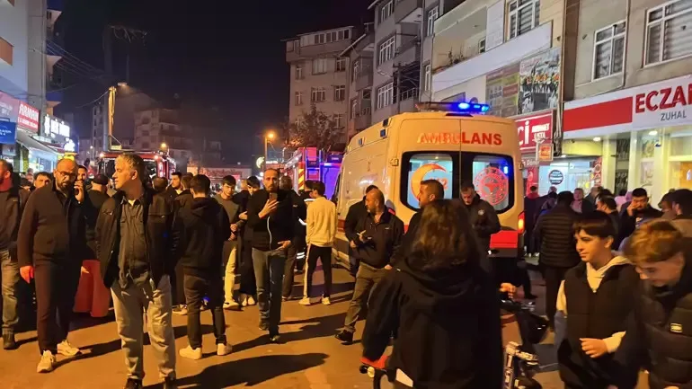 Bir binada daha çatlaklar oluştu