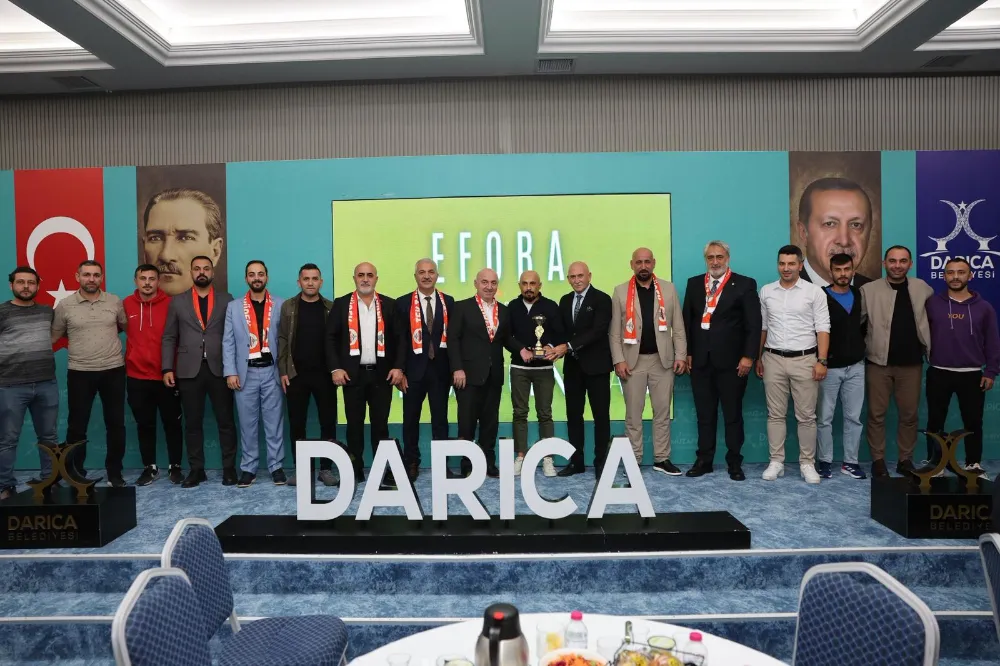 ŞAMPİYONLAR KUPALARINI ALDI